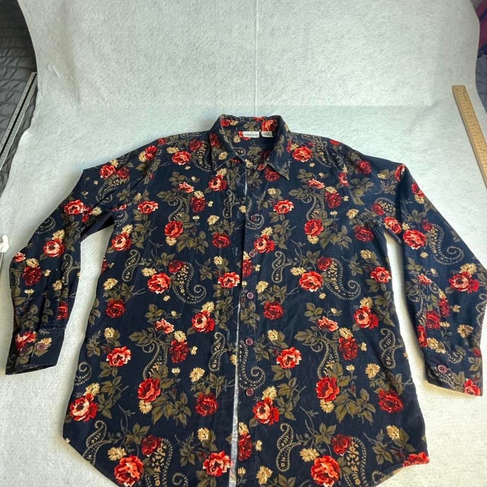 Cabin Creek Women's Large Cotton Button Up Shirt with Red Roses